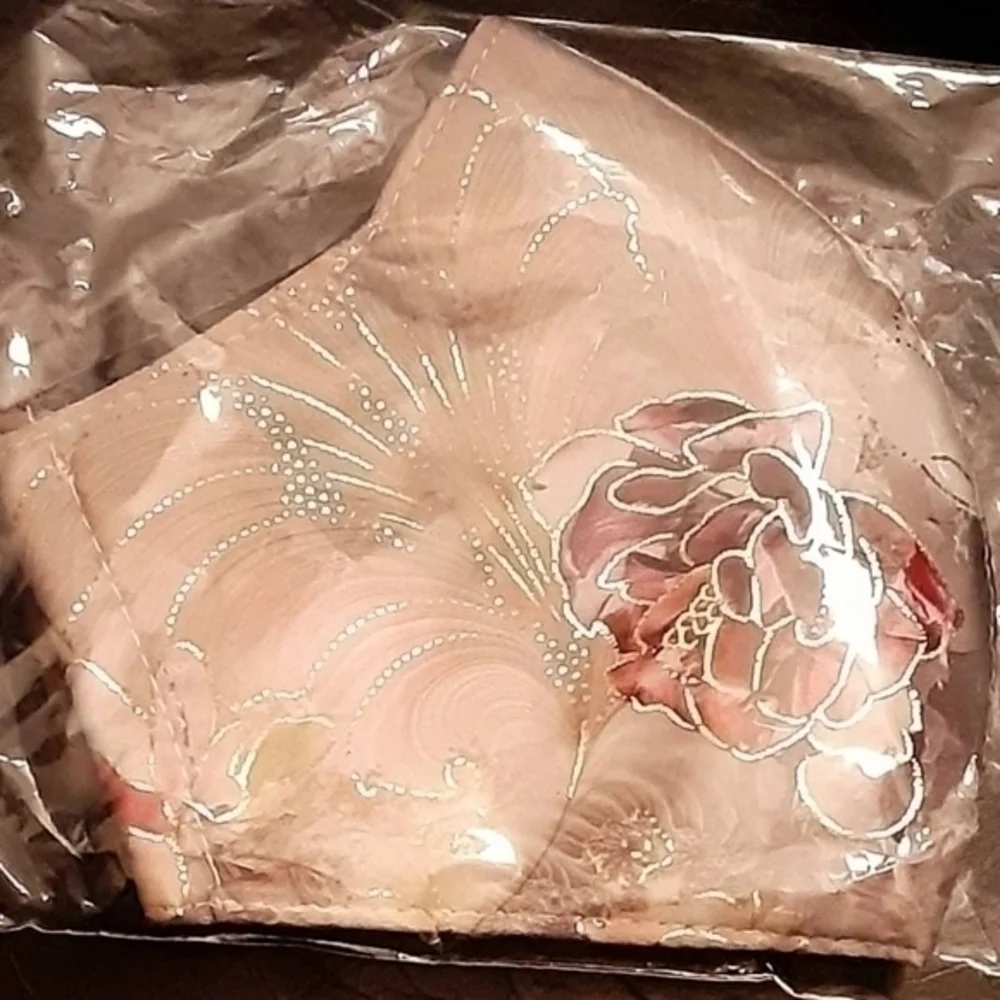 Satinique Face Covering 